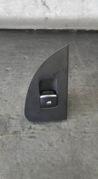 Buton geam electric dreapta spate alfa romeo giulia 952 01561075620