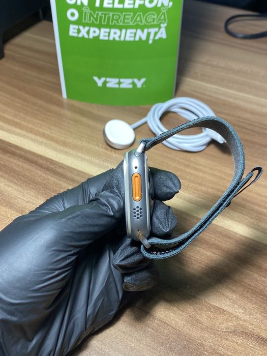 Apple Watch Ultra / 49 mm / Graphite