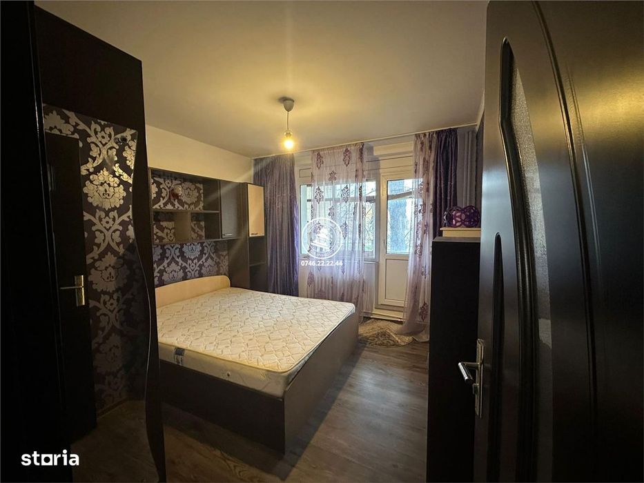 Apartament 3 camere de vanzare, Podu Ros