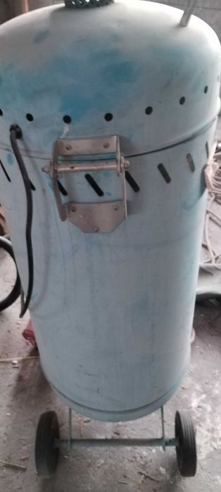 Vând aparat de sablat cu aspirator