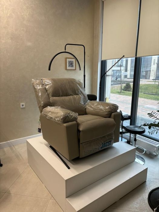 Продам Реклайнер в идеальном состоянии