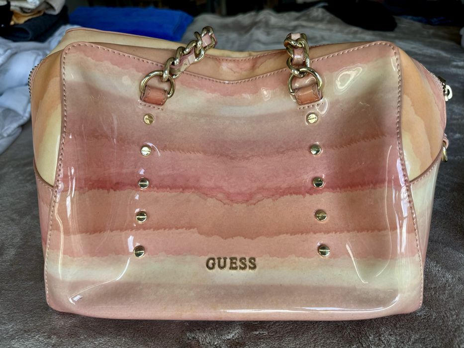 Чанта ,марка Guess