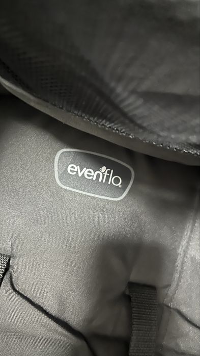 Продаю коляску Evenflo Rever