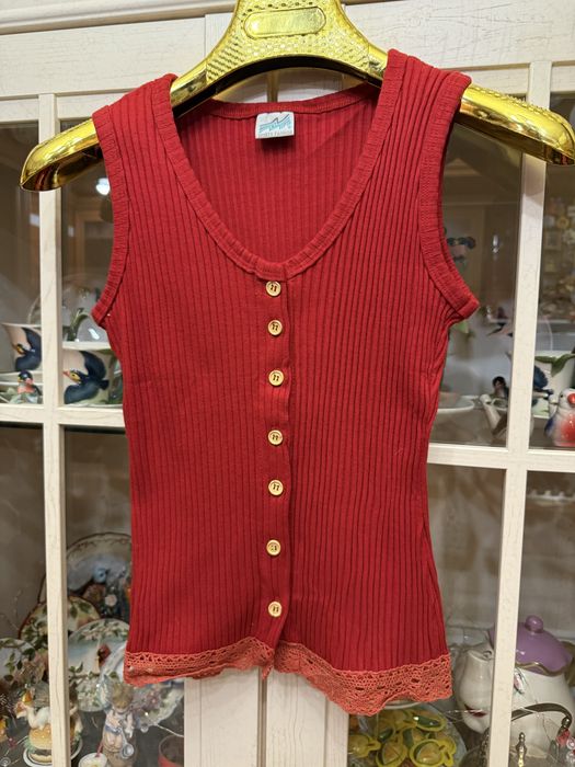 Новая кофточка на размер S.