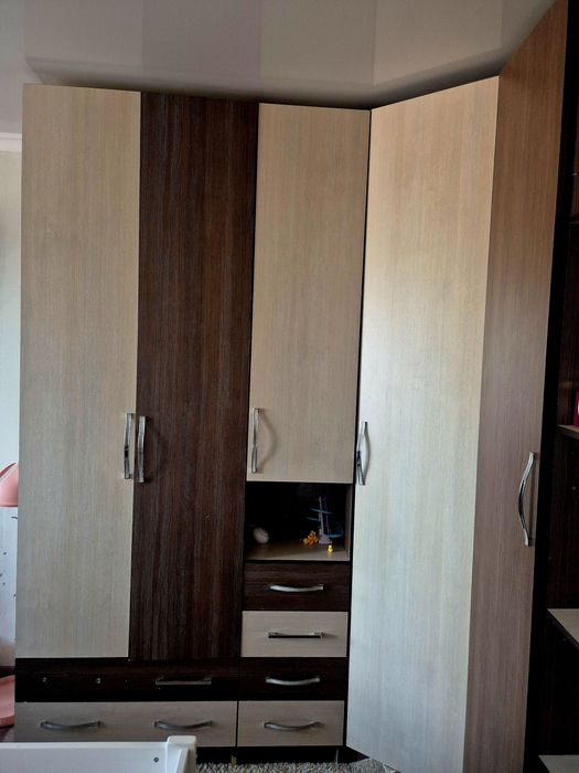 Продам встроенный шкаф и комод