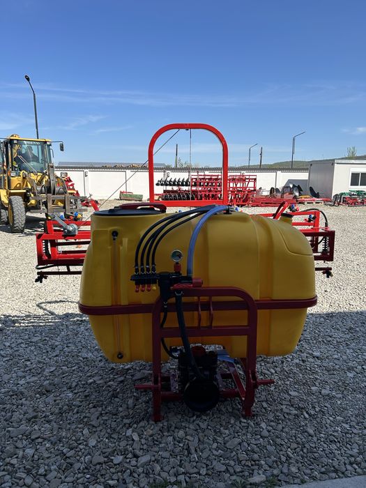 Instalatie erbicidat 600 l cu rampa de 12 m si diuza tripla