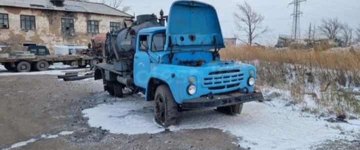 ЗИЛ 1990 г, состояние аварийное.