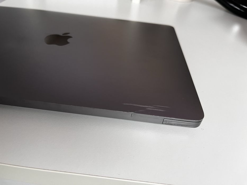 MacBook Air 13 inch 2018