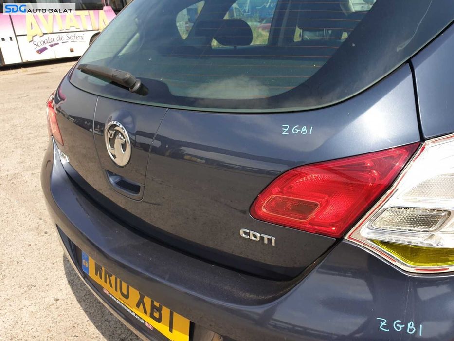 Hayon Haion Portbagaj Dezechipat cu Luneta Geam Sticla Opel Astra J Hatchback 2009 - 2016 Culoare Z GBI [L1525]