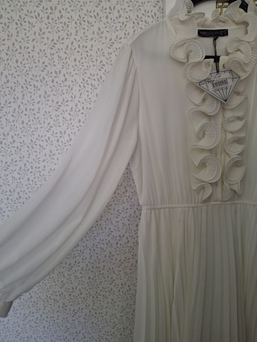 Продам новое белое платье