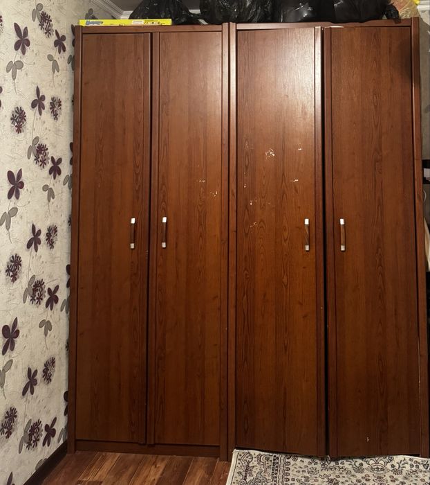 Продаю 2 одинаковых шкафа