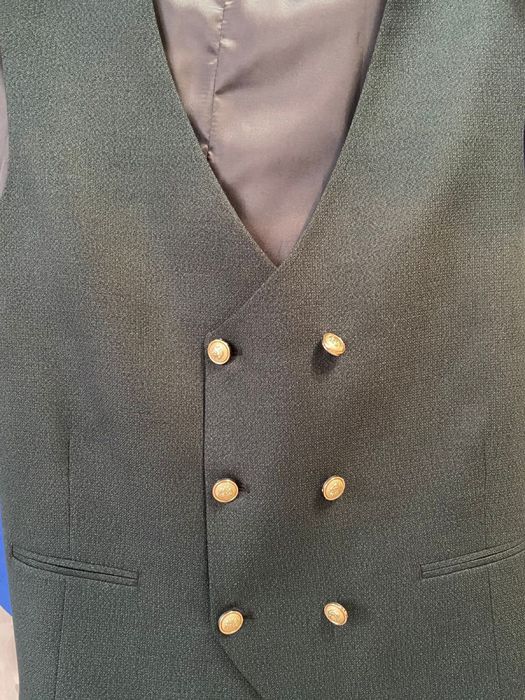 Продам костюм тройку