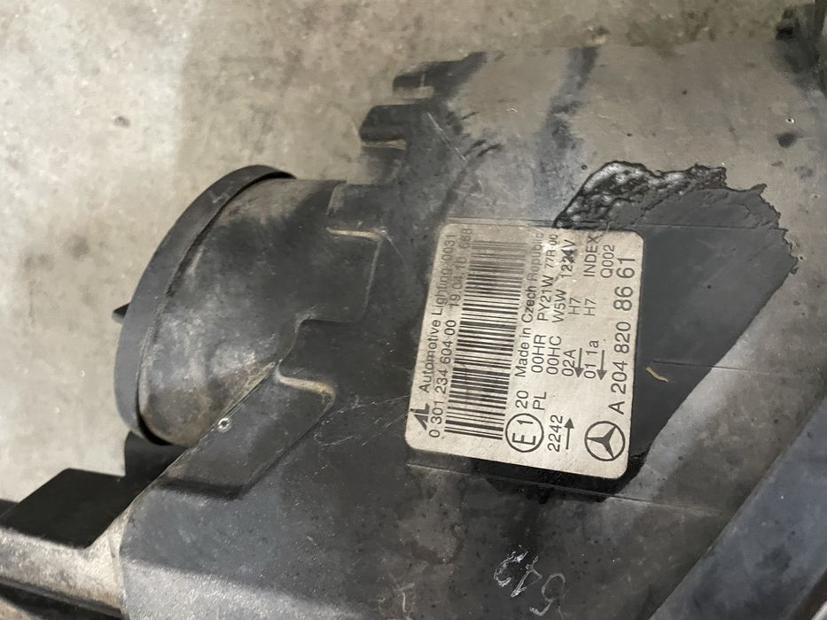 Far stanga / dreapta Mercedes w204 c class