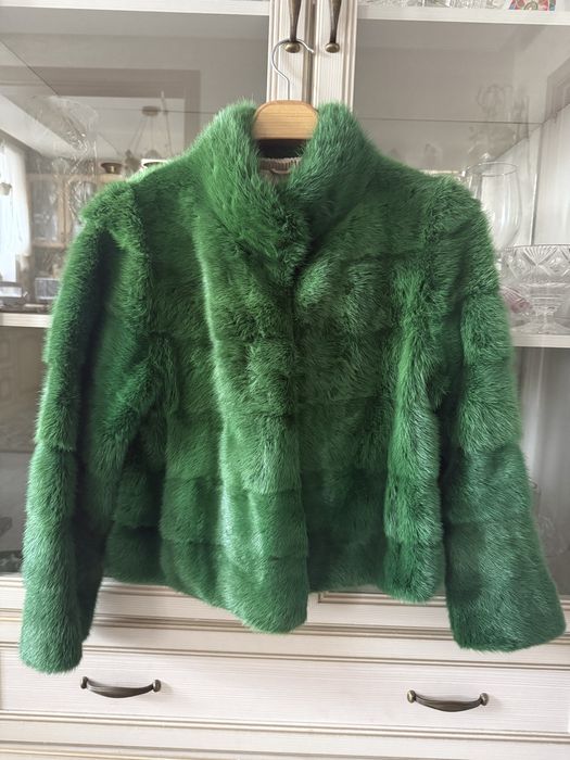 Шуба норковая в зеленом цвете