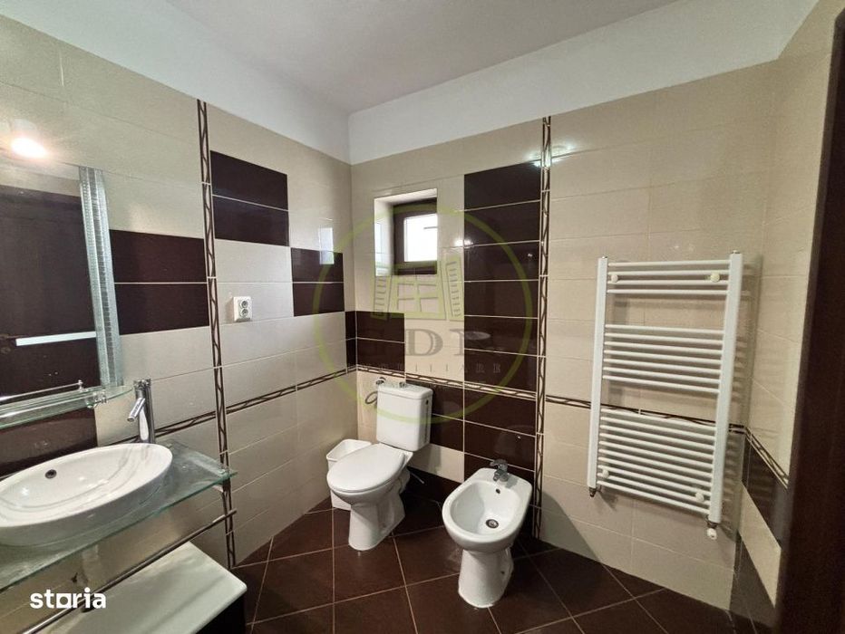 Casa P+1, 210 mp utili, 500 mp teren, Carcea, zona Ford