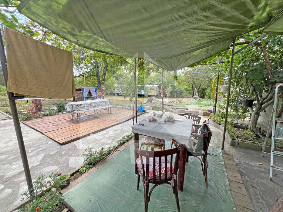 Продава еднофамилна, едноетажна къща в с. Средня (Шумен). ТОП имот!