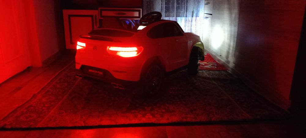 Електрическа кола за деца