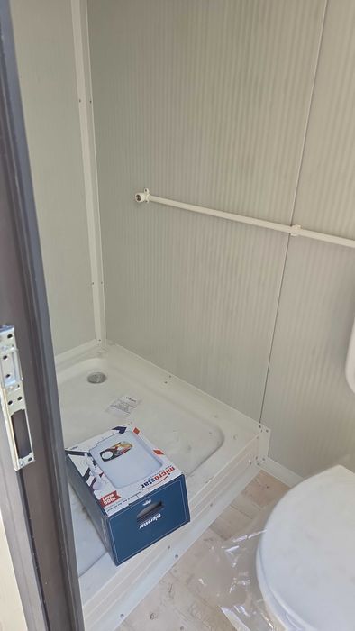 Мобилна тоалетна и баня