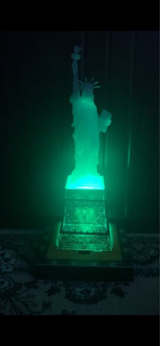 Vand Puzzle 3D Statuia Libertății in 7 culori fluorescente diferite