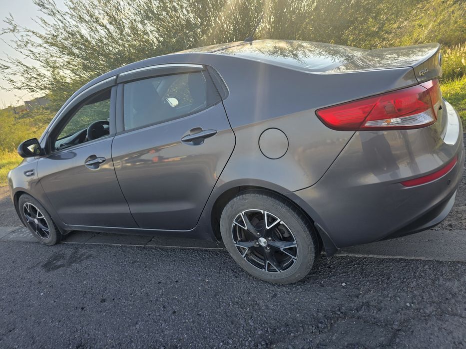 Продам автомобиль Kia Rio