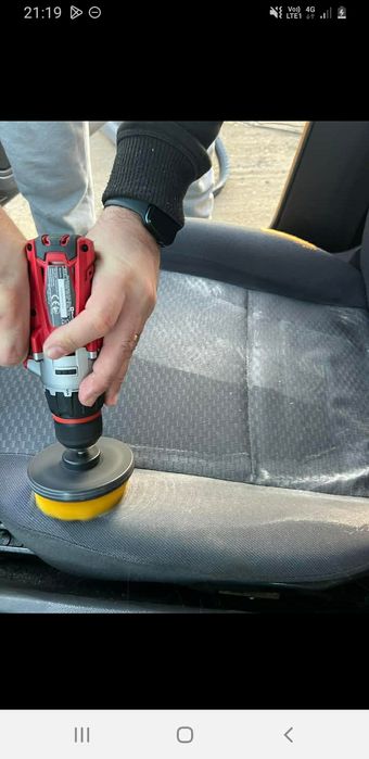 Detailing auto interior și mobilier cu material textil
