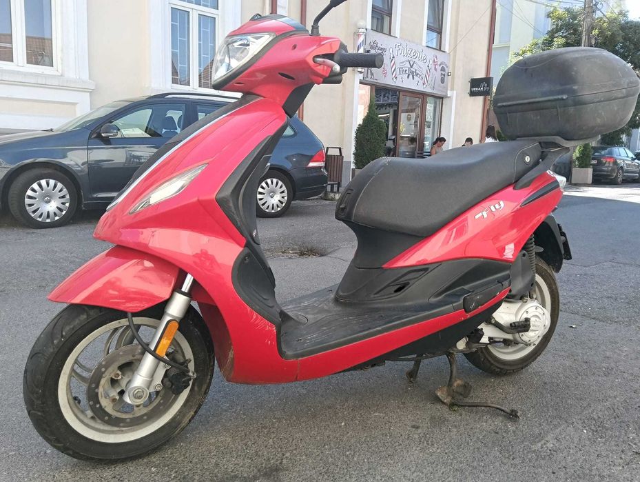 Scuter Piaggio Fly 50 4T an fabricatie 2014, acte Germania, 13.000 km, neinmatriculat in RO