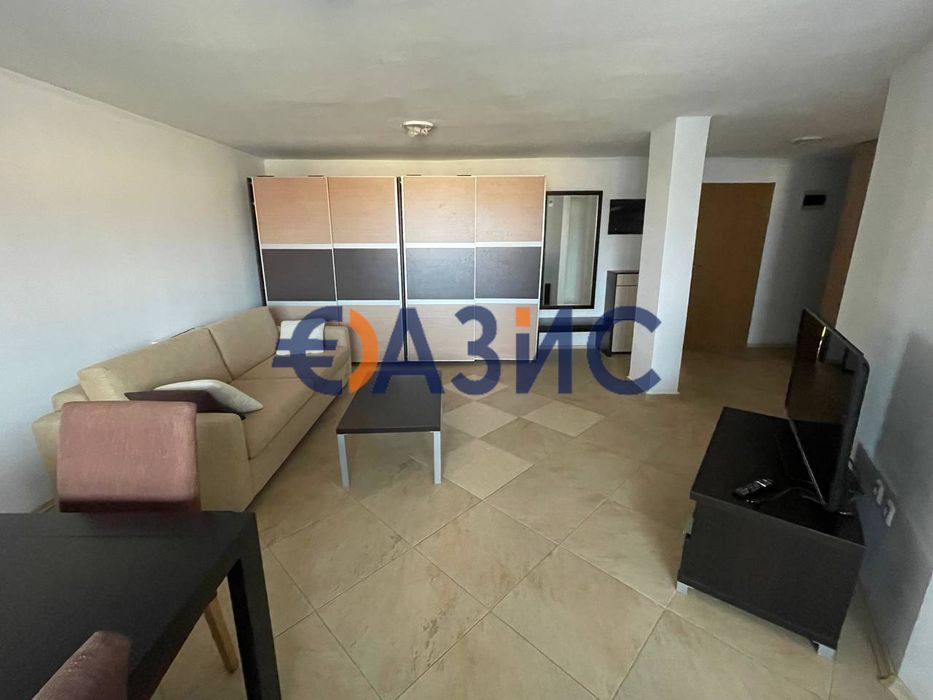 Продава се Тристаен апартамент в Свети Влас - 99 кв.м за 438 €/кв.м - Снимка #1