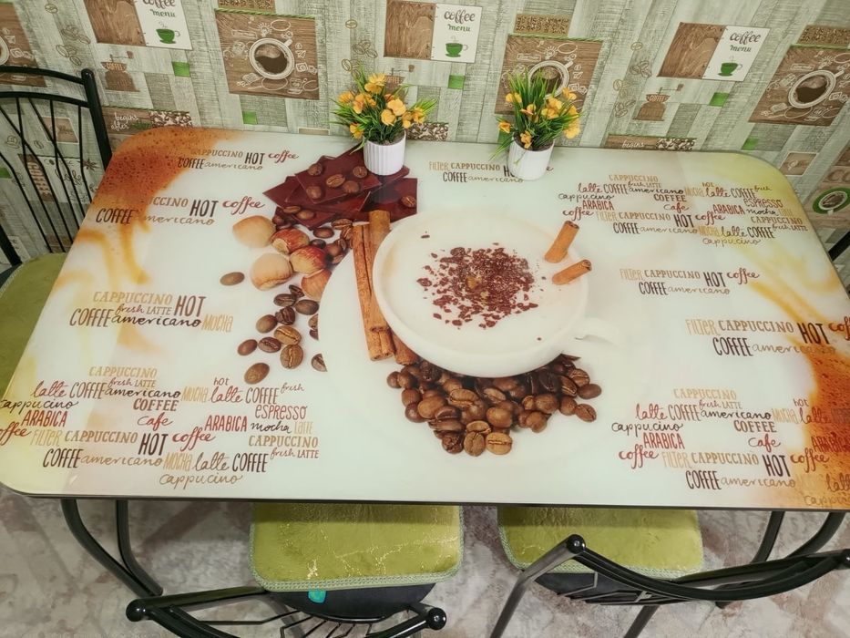 Продам стол кухонный