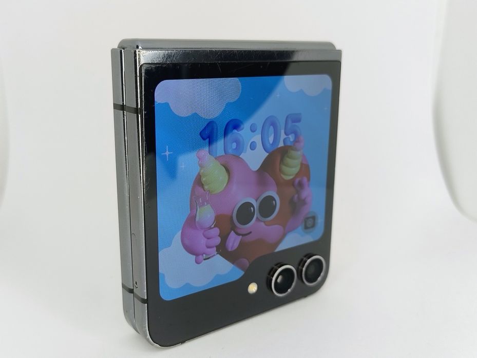 Samsung Z Flip5 Defect