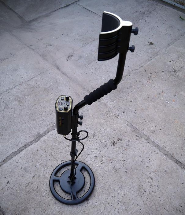 Продам металоискатель