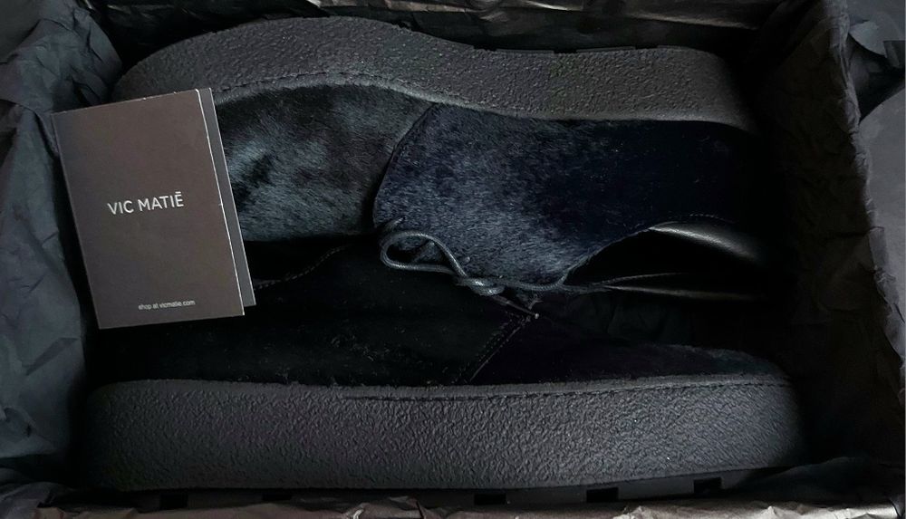 Vic Matie - Noi - Cu eticheta