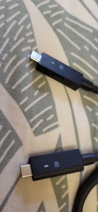 DELL Dock K20A  cu 2 esiri Usb C Fuctional se vinde cum se vede fara alte accesorii