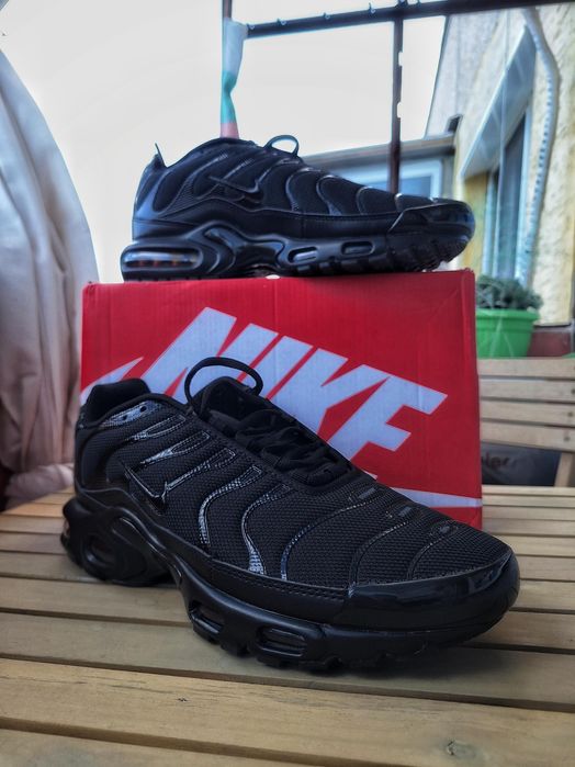 Разпродажба на Nike TN triple black последни бройки
