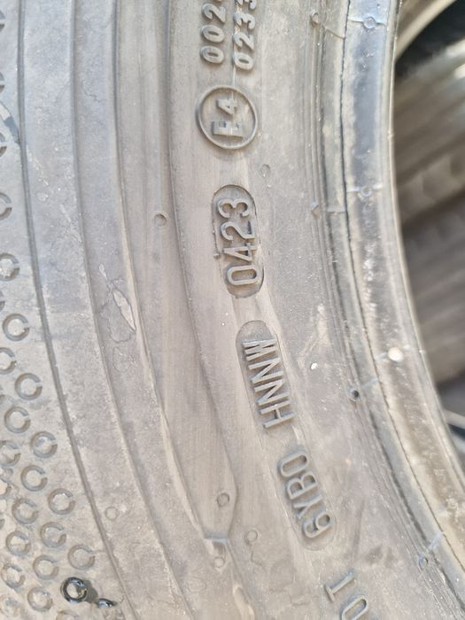 Anvelope 235/65R16C marca Continental, DOT 2023, 6 mm