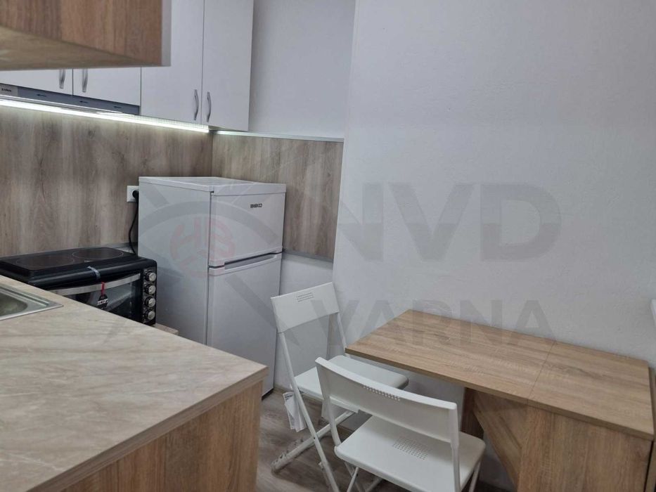 Дава се под наем тристаен апартамент в Център! 21894882