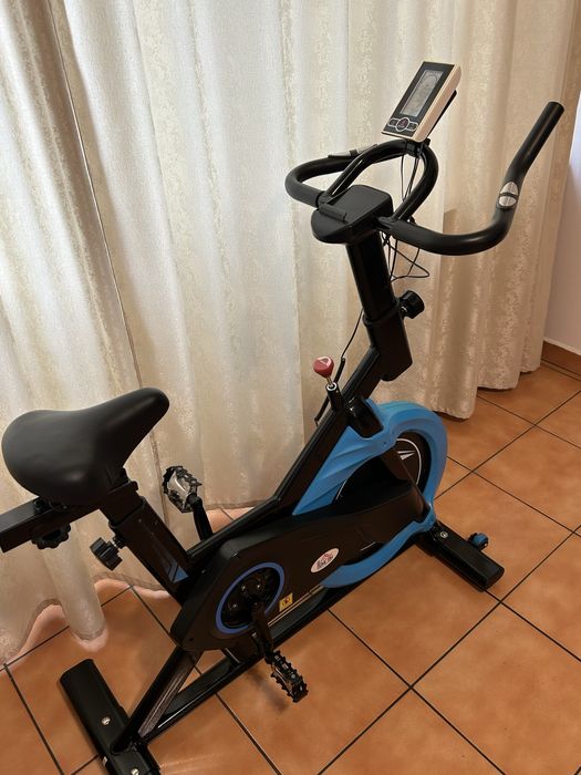 Bicicleta fitness noua