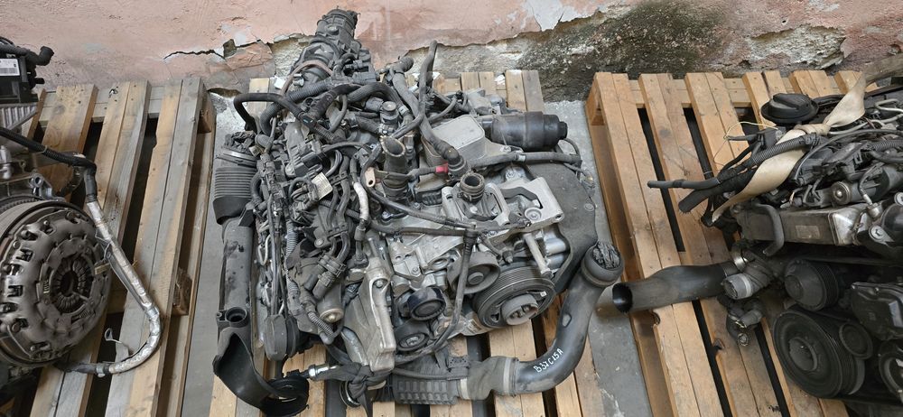 Двигател BMW B37C15A