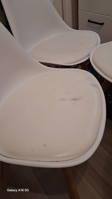 Vand 4 scaune, folosite 1 luna