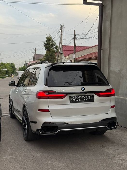 BMW X7 2021 — 2