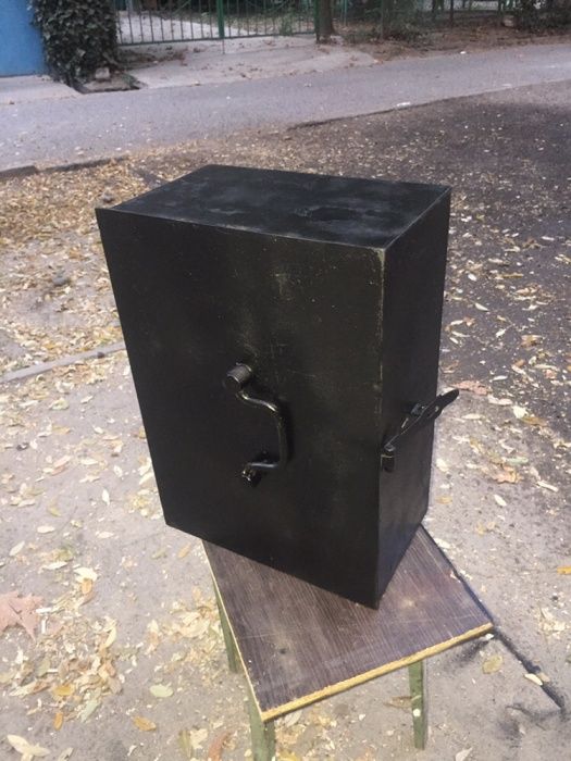 Продам сейф, металлический шкаф, толщина листа 5 мм, размер 34 х 48 х