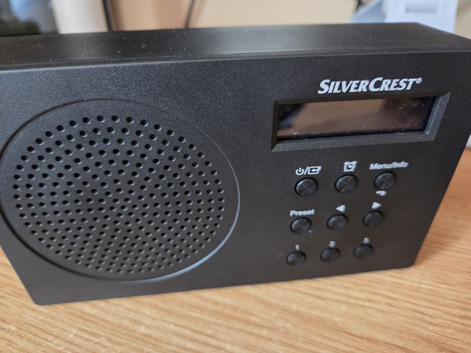 Radio digital bluetooth cu baterii