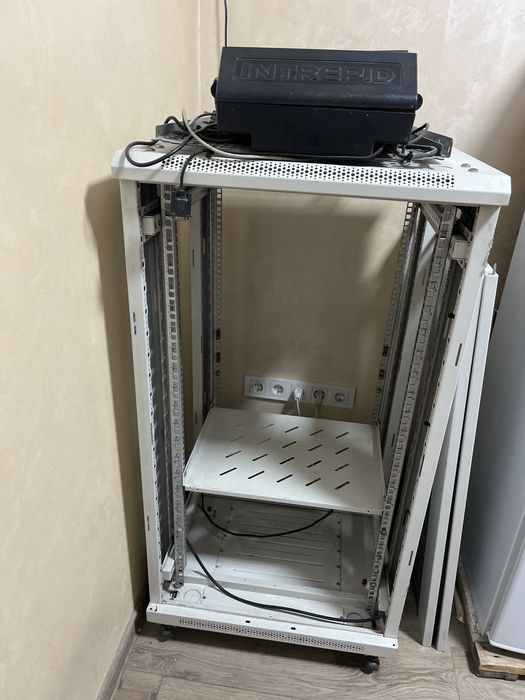 Продам Шкаф от сервера