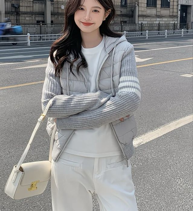 Крутка на замке весенняя новая с капюшоном