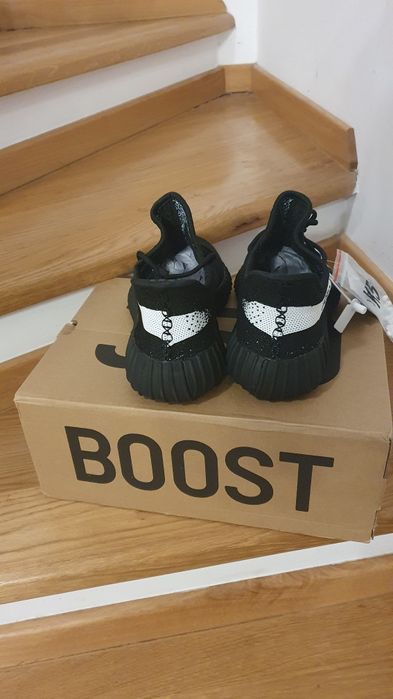 Yezzy Boost 350 V2