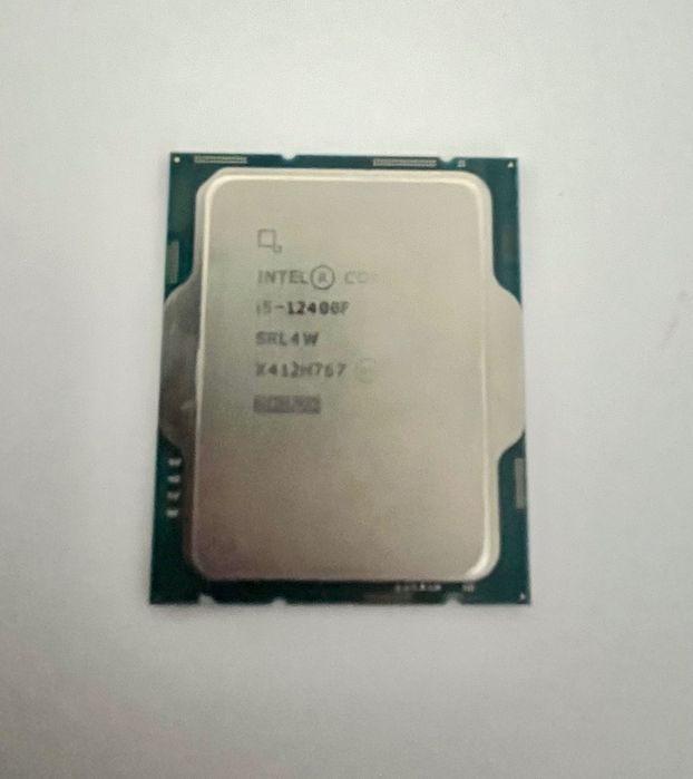 Procesor Intel Core i5-12400F + cooler + pastă termală MX-4 – folosit