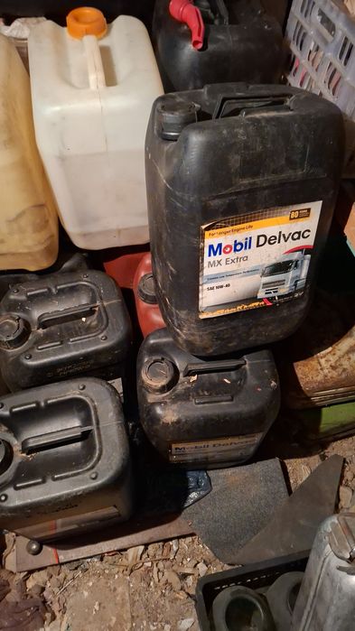 Продам канистры б/у