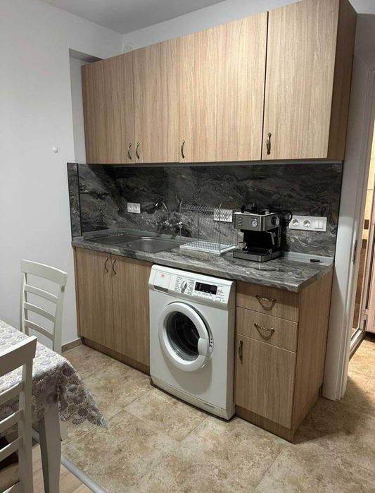 Дава се под наем Едностаен апартамент в Бургас, Лазур - 36 кв.м за 153 € - Снимка #2