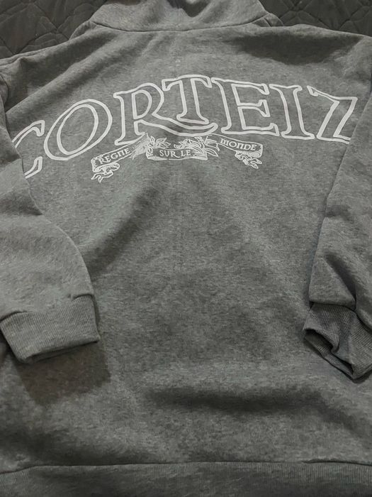 продается худи cortez