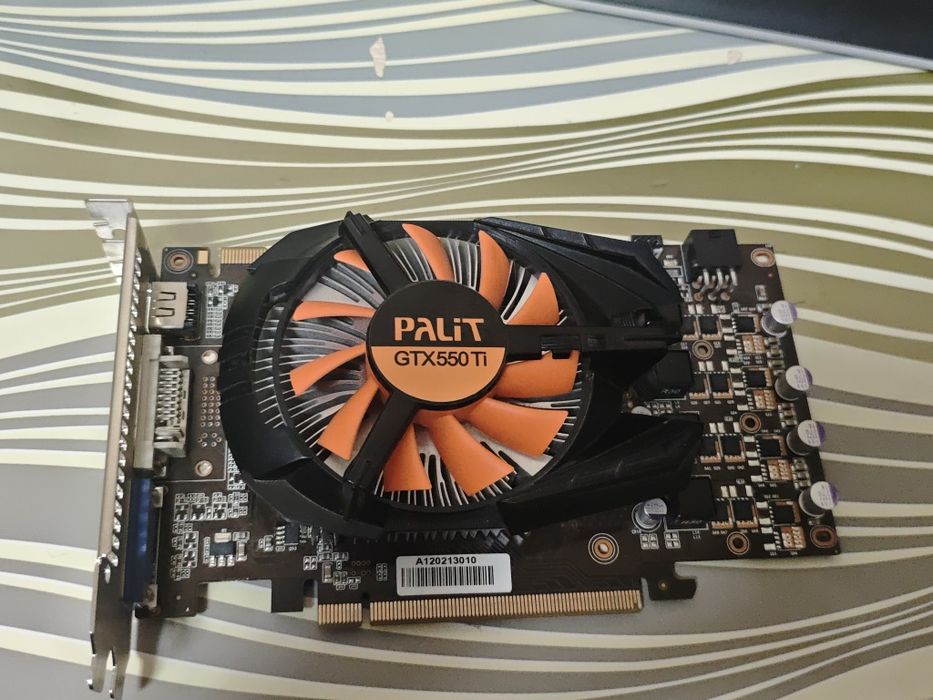 Продам видеокарту Nvidia GeForce GTX 550ti 1gb