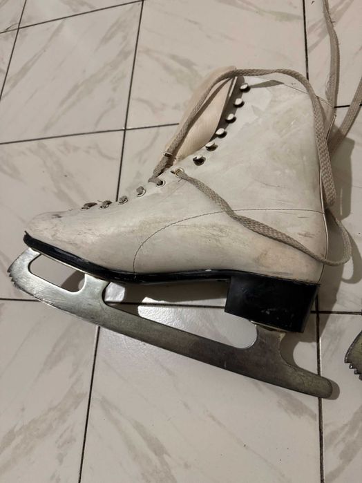 Кънки за лед номер 25